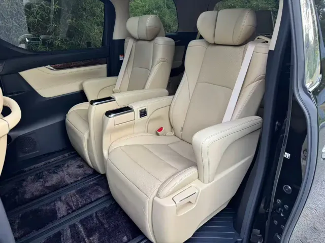Toyota Alphard — Фото автомобиля 5