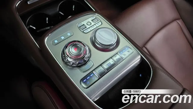 Genesis G90 Бензин 3.5 турбо AWD — Фото автомобиля 4