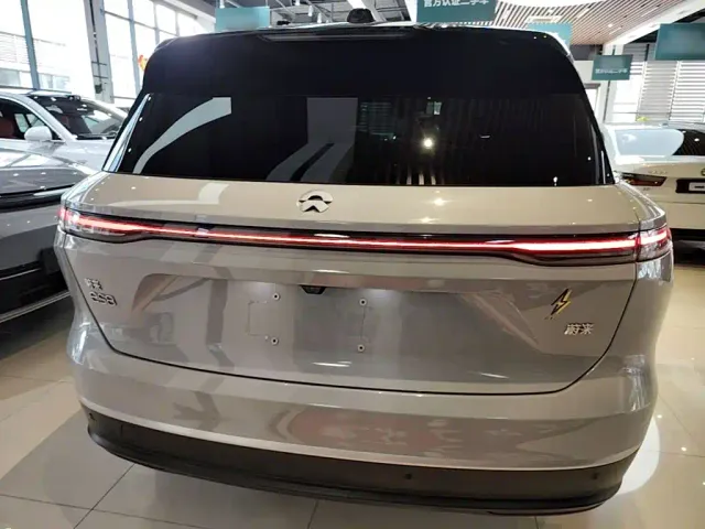 Nio ES8 — Фото автомобиля 5
