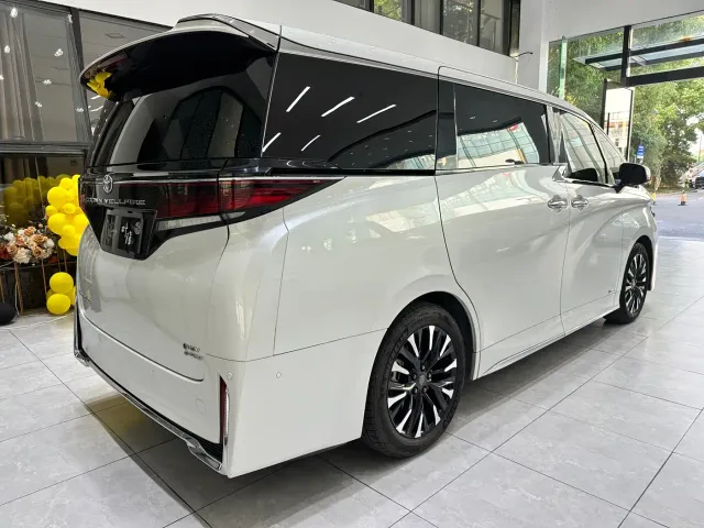 Toyota Vellfire — Фото автомобиля 17