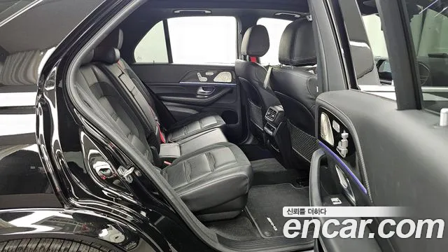 Mercedes-Benz GLE-Class — Фото автомобиля 12