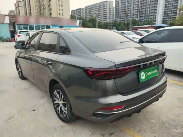 Geely Emgrand — Фото автомобиля 4
