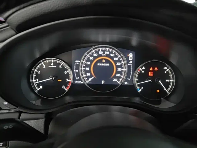Mazda Axela — Фото автомобиля 11