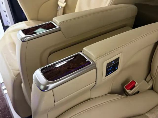 Toyota Alphard — Фото автомобиля 11