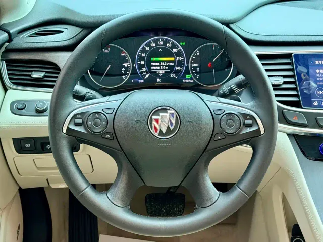Buick LaCrosse — Фото автомобиля 8