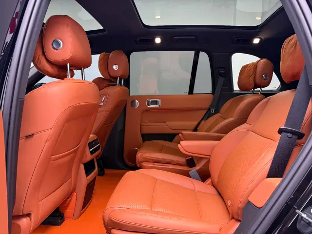 Li Auto L8 — Фото автомобиля 10