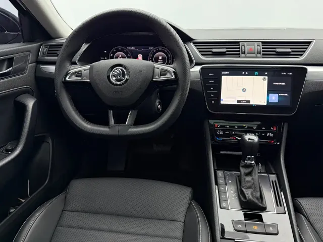 Skoda Superb — Фото автомобиля 11