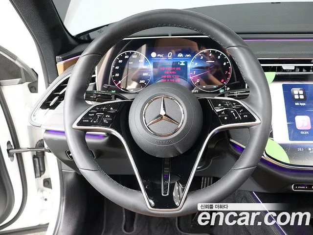 Mercedes-Benz E-Class — Фото автомобиля 11