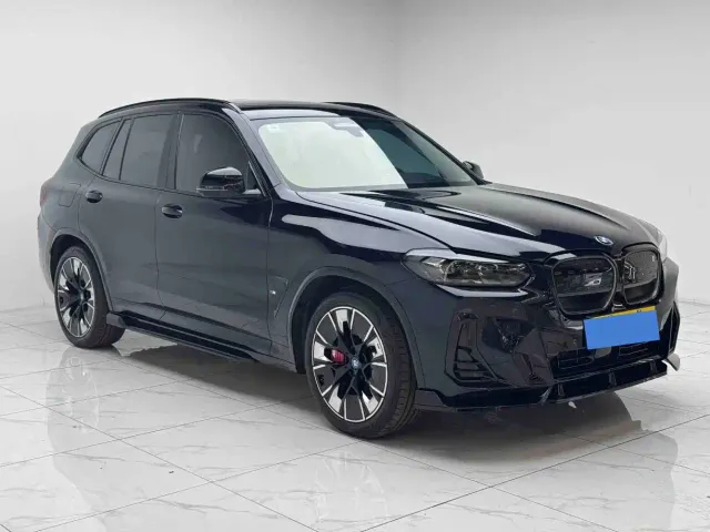 BMW iX3 — Фото автомобиля 3