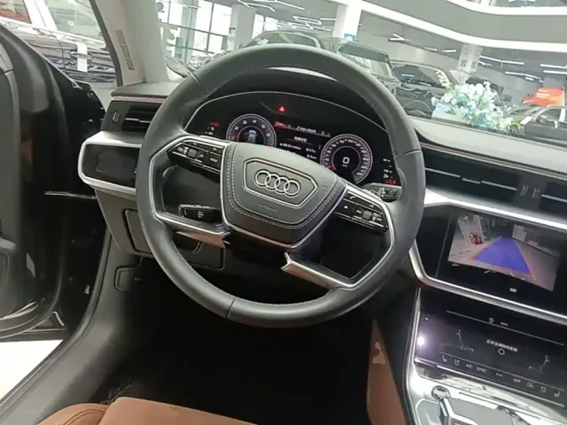 Audi A7L — Фото автомобиля 10
