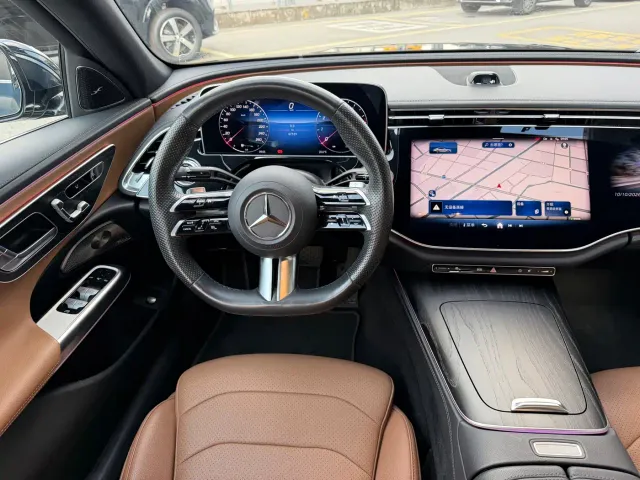 Mercedes-Benz E-Class — Фото автомобиля 25