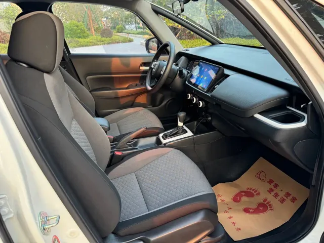 Honda Fit — Фото автомобиля 10