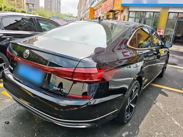 Volkswagen Passat — Фото автомобиля 4