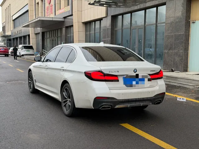 BMW 5 Series — Фото автомобиля 6