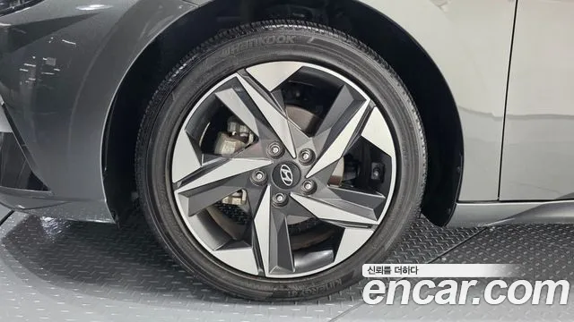 Hyundai Avante CN7 — Фото автомобиля 4