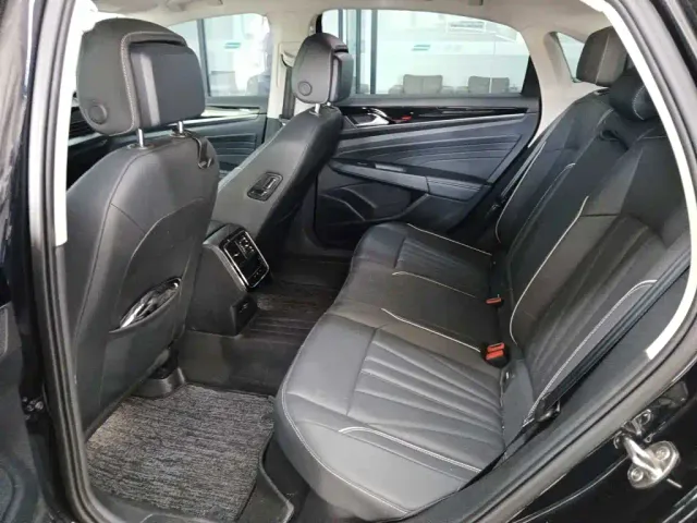 Volkswagen Passat — Фото автомобиля 9
