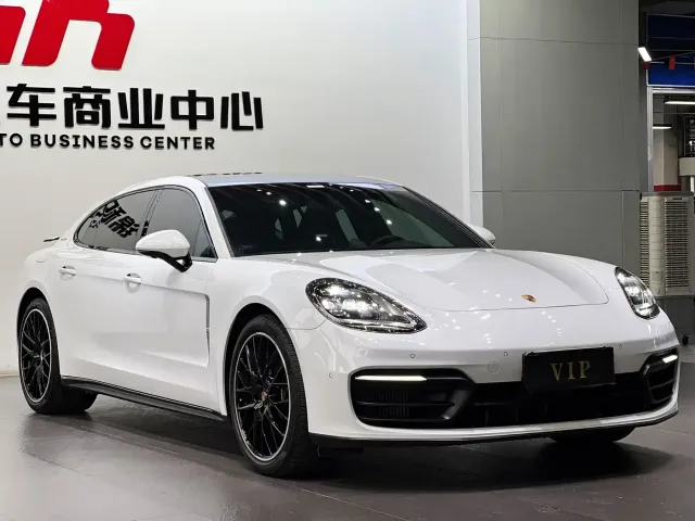Фотография автомобиля — Porsche Panamera