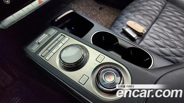 Genesis GV70 2.5T Бензин 2WD — Фото автомобиля 2