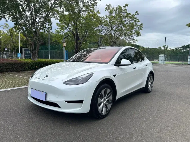 Фотография автомобиля — Tesla Model Y