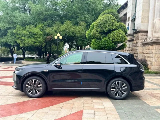 Li Auto L6 — Фото автомобиля 5