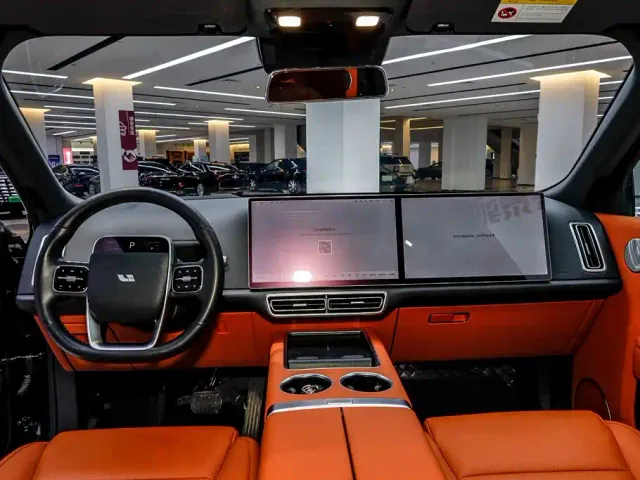 Li Auto L8 — Фото автомобиля 22