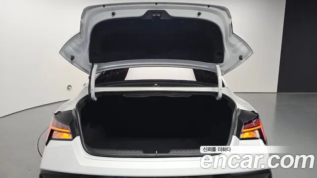 Hyundai AVANTE Новый Avante (CN7) — Фото автомобиля 20