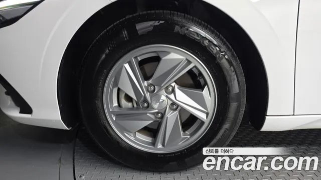 Hyundai Avante — Фото автомобиля 5