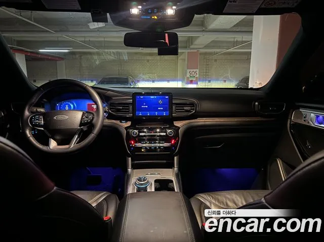 Ford Explorer Explorer 6 поколение 3.0 Platinum 4WD — Фото автомобиля 16