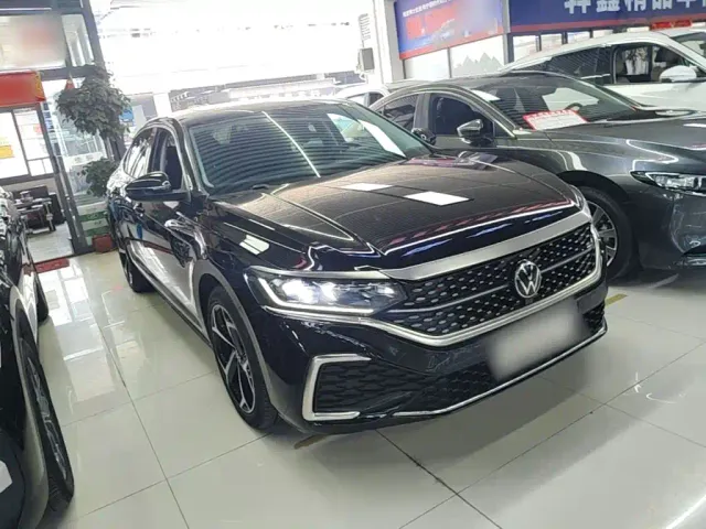 Volkswagen Passat — Фото автомобиля 3