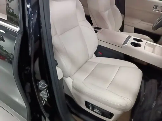 Li Auto L9 — Фото автомобиля 24