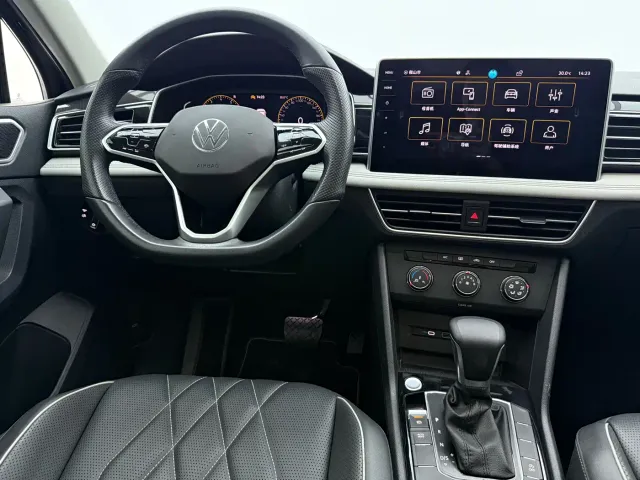 Volkswagen Tiguan L — Фото автомобиля 9