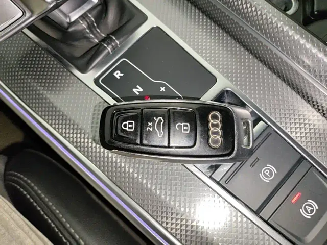 Audi A6L — Фото автомобиля 8