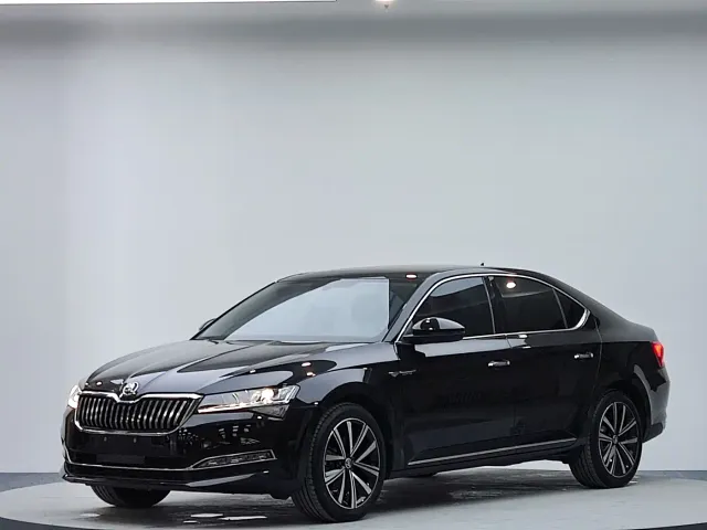 Skoda Superb — Фото автомобиля 2