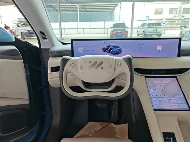 IM Motors LS6 — Фото автомобиля 10