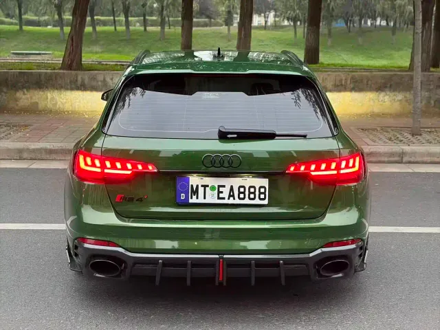 Audi RS 4 — Фото автомобиля 8