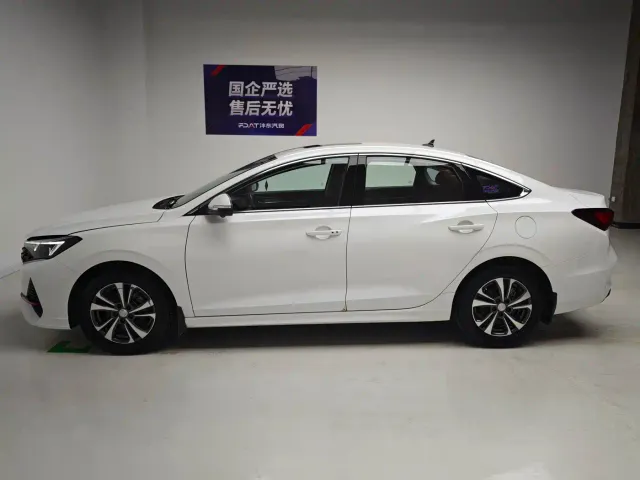 Changan Eado — Фото автомобиля 9