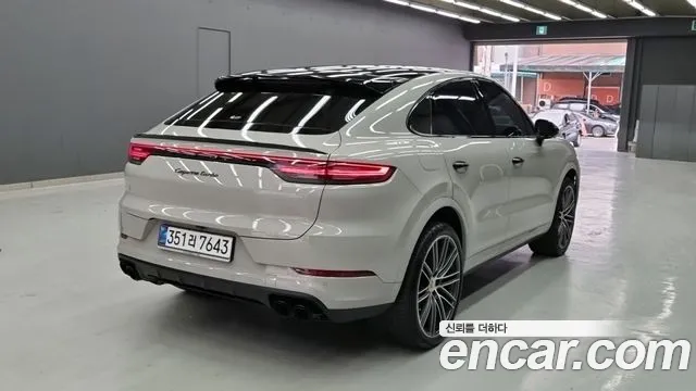 Porsche Cayenne — Фото автомобиля 2