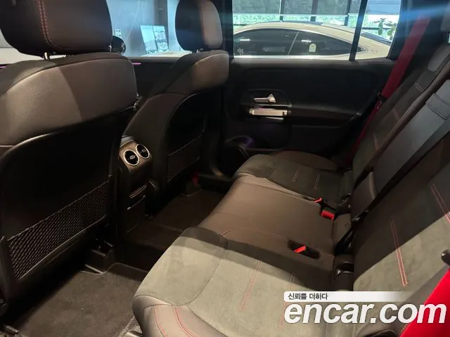 Mercedes-Benz GLB-Class — Фото автомобиля 11
