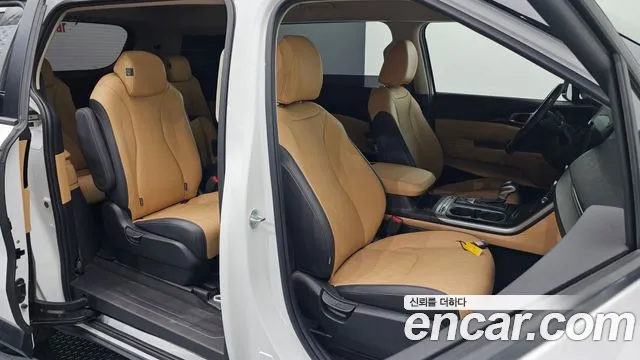 Kia Carnival Generation 4 — Фото автомобиля 16