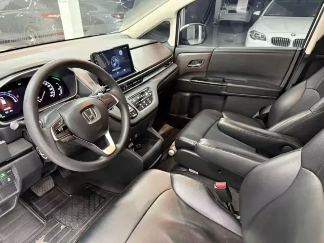 Honda Odyssey — Фото автомобиля 4