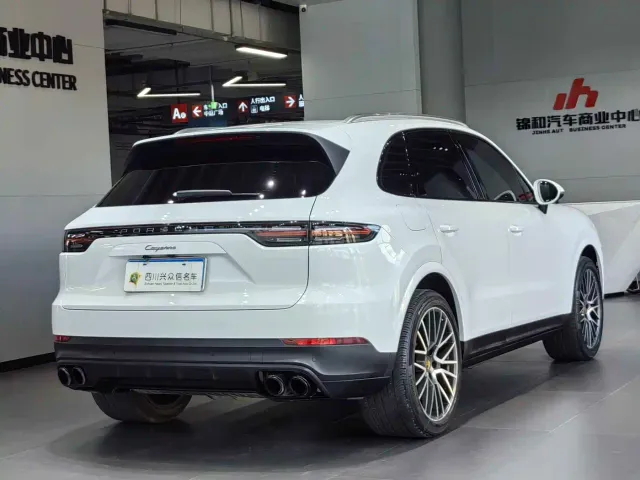Porsche Cayenne — Фото автомобиля 6