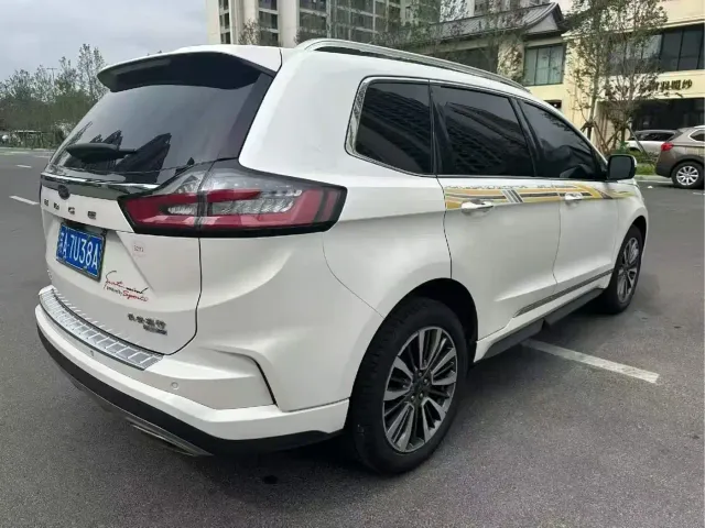 Ford Edge — Фото автомобиля 8
