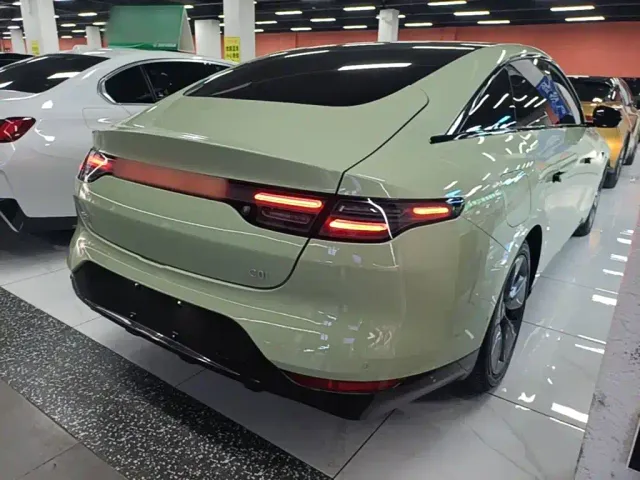 Leapmotor C01 — Фото автомобиля 6