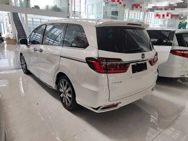 Honda Odyssey — Фото автомобиля 4