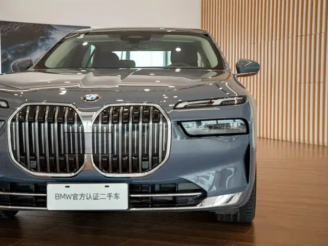 BMW 7 Series — Фото автомобиля 9