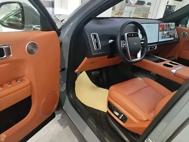 Li Auto L7 — Фото автомобиля 15