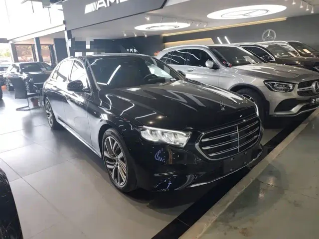 Mercedes-Benz E-Class — Фото автомобиля 21