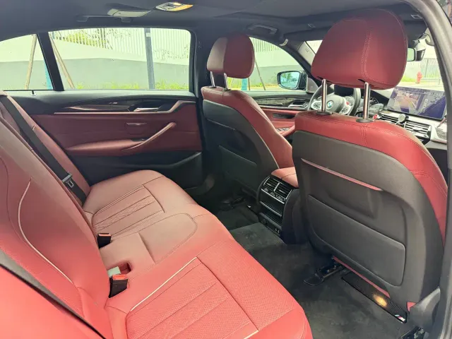 BMW 5 Series — Фото автомобиля 12