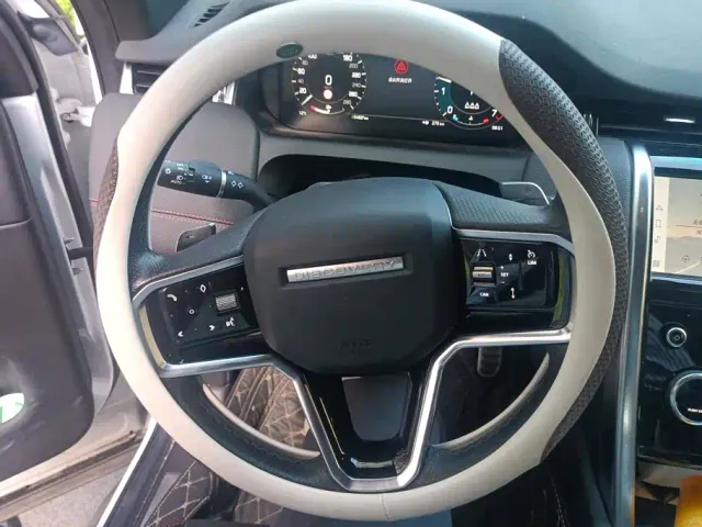 Land Rover Discovery Sport — Фото автомобиля 15