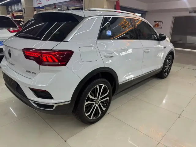 Volkswagen T-Roc — Фото автомобиля 6